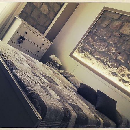 The Hive Stefy'S Apartment Iglesias Exterior foto